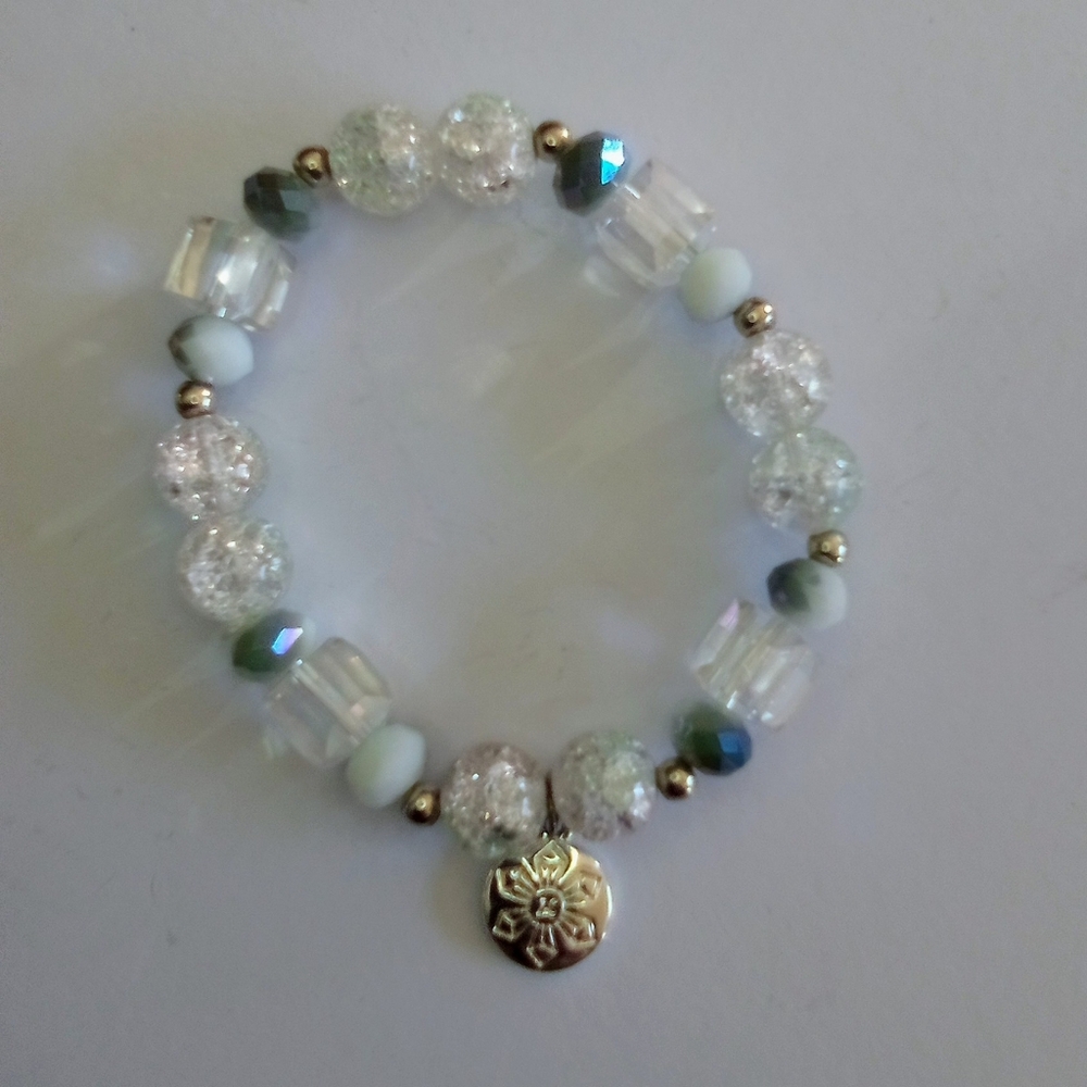 Elegant Silver and White Beaded Bracelet Women's Size OS